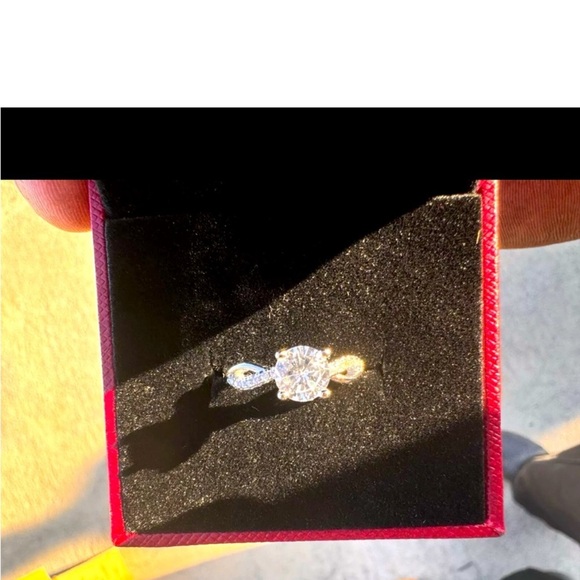 Jewelry - CERTIFIED ONE CARAT MOISSANITE STONE IN SILVER ADJ RING WITH GRA CERTIFICATION